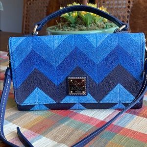 Dooney & Bourke crossbody large wallet/clutch